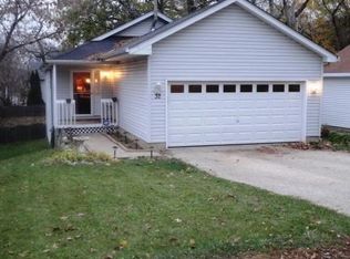 32 Highview Ave, Fox Lake, IL 60020