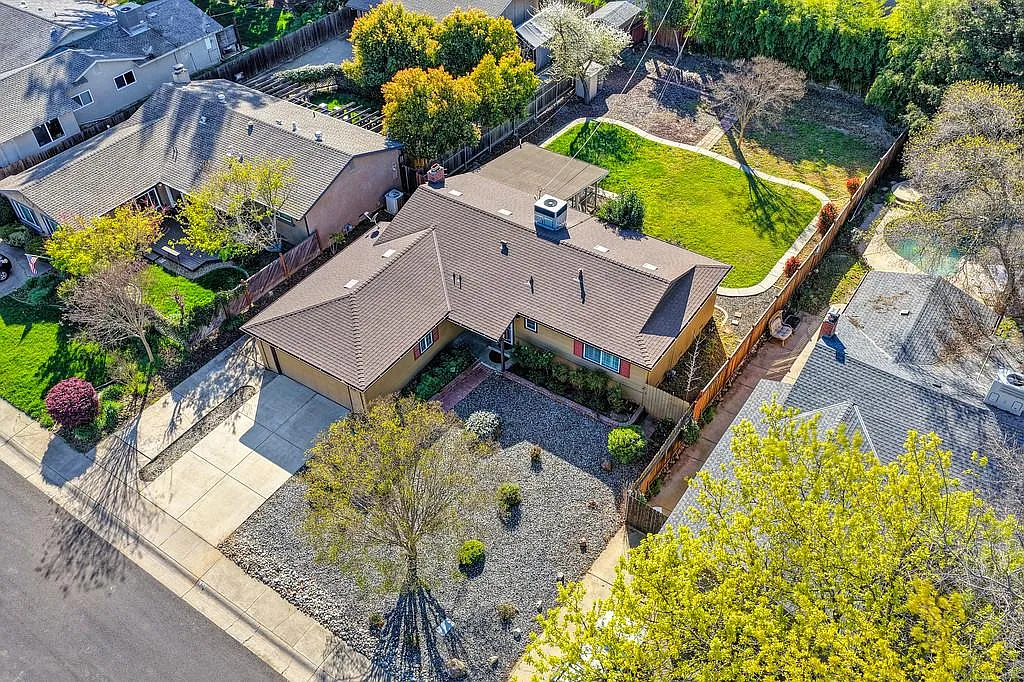 3213 Smathers Way photo 1