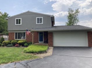 10275 Cedar Island Rd, White Lake, MI 48386