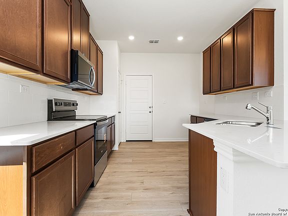2nd image of 4526 GATO CALICO DRIVE