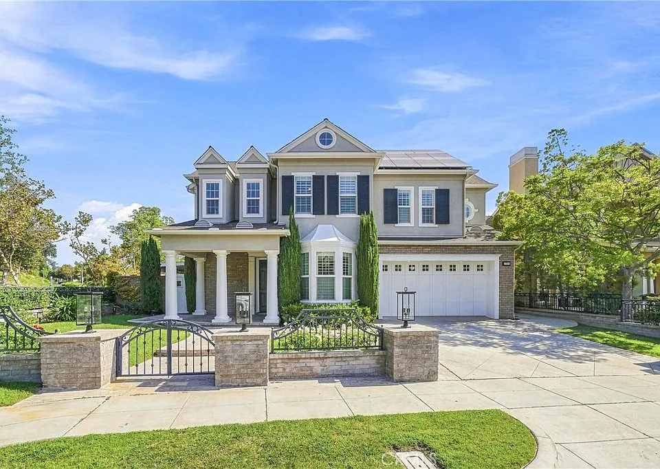 1 Illuminata Ln