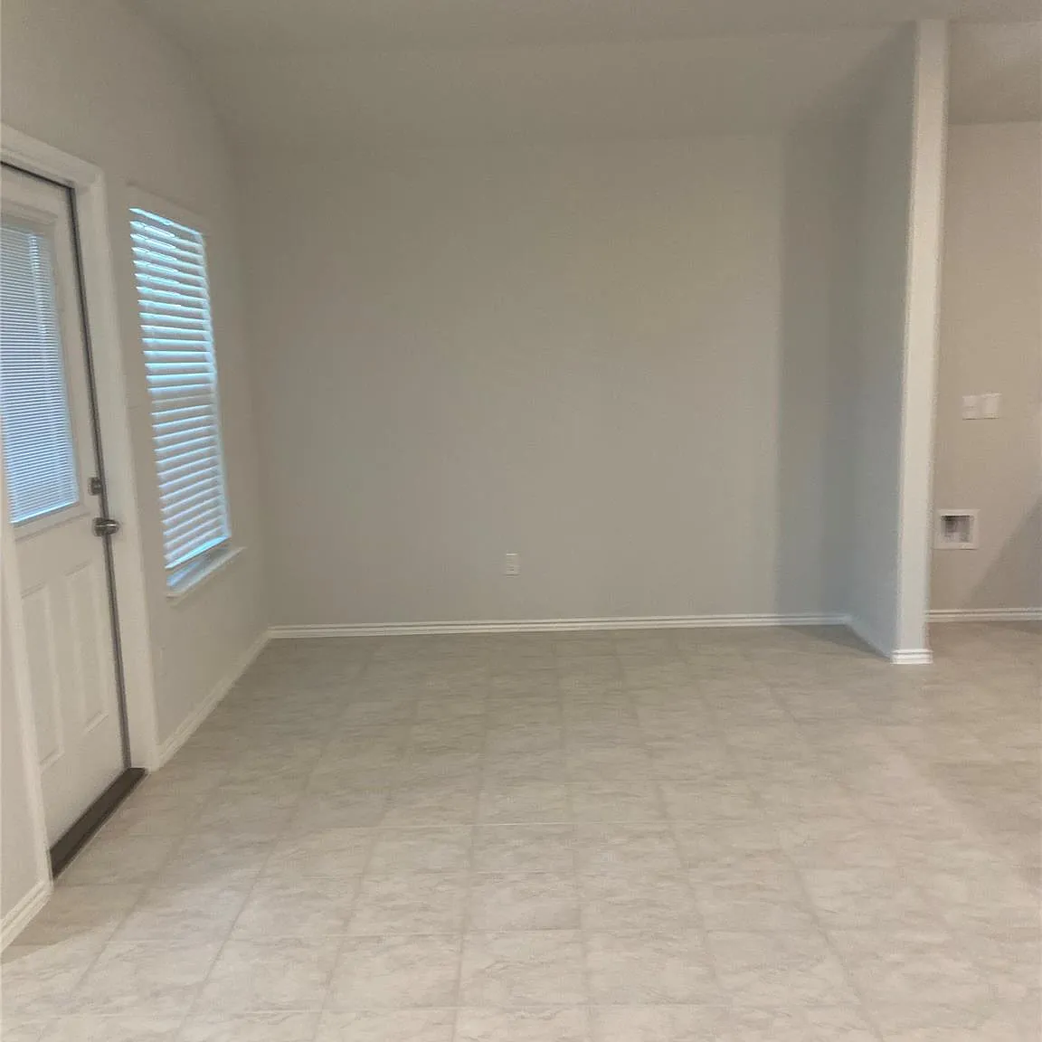 4 bed, 2.0 bath, 1761 sqft, $1,799 — Photo 2