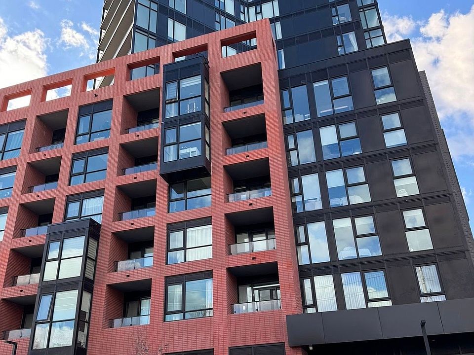1st image of 8 Tippett Rd #422