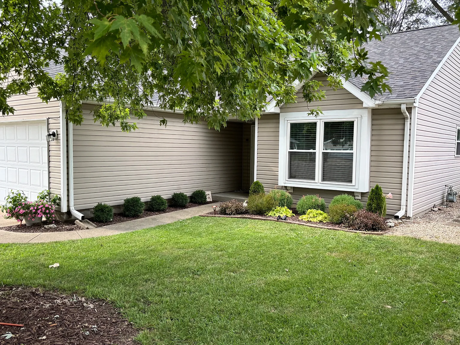 3 bed, 1243 sqft, $1,795 — Photo 3