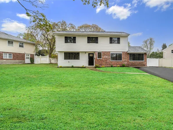 15 Bristol Lane, Kings Park, NY 11754