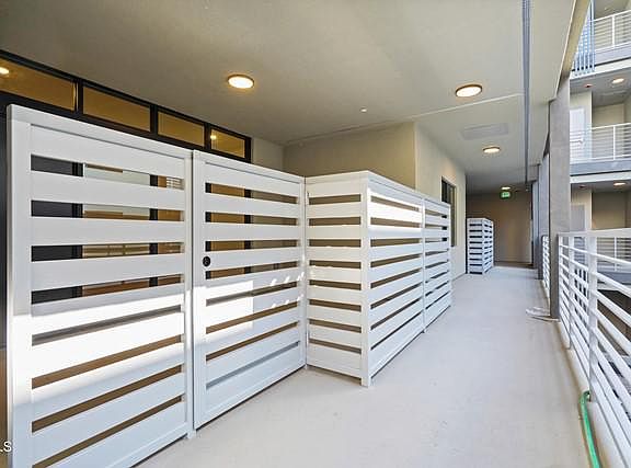 2nd image of 178 S Euclid Ave #204