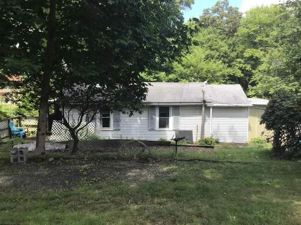 5 Phillips Rd, Morgantown, WV 26508