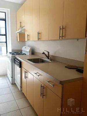 Rented by Hillel Realty Group | media 22