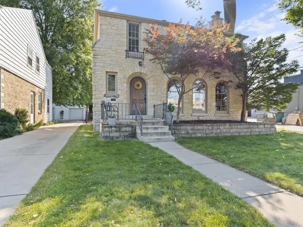 2320 North 89th STREET, Wauwatosa, WI 53226