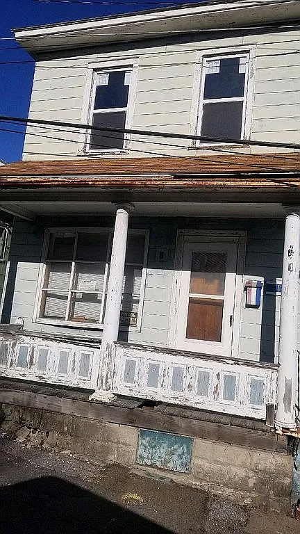847 W Wood St photo 1