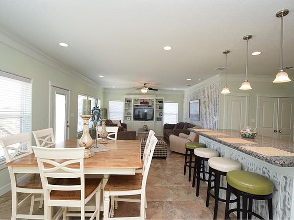 4th image of 884 Sea Spray Dr