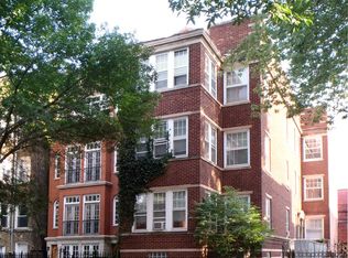 831 W Wolfram St APT 3R, Chicago, IL 60657