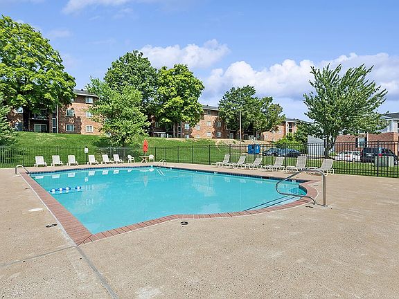 2nd image of 100 Weston Ln #4388492