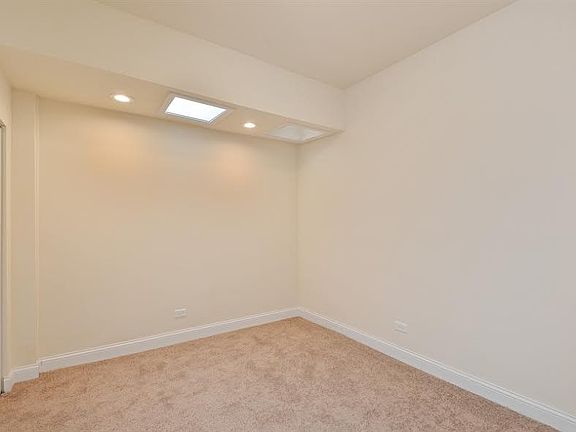 3rd image of 2937 N Milwaukee Ave