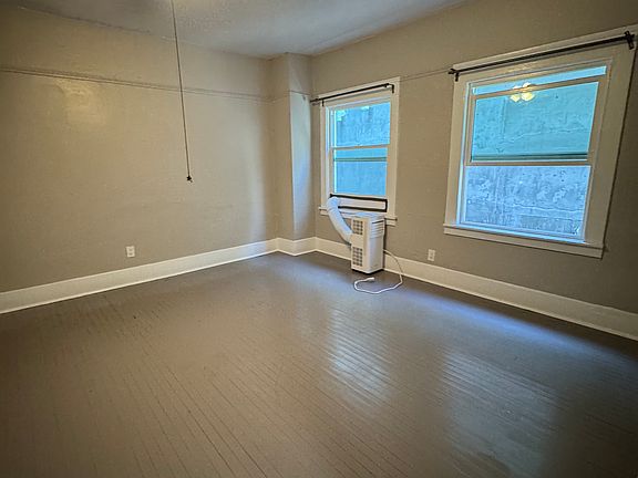 4th image of 830 Park Blvd APT 16