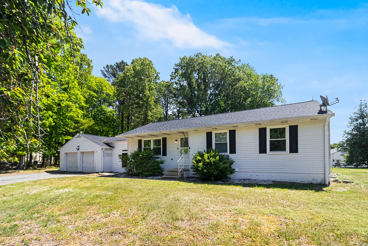 Building Photo - 27419 Birch Manor Cir