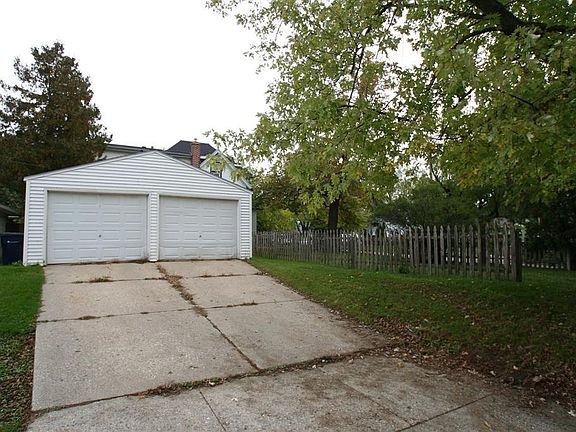 2nd image of 1130 Burr Oak Ct