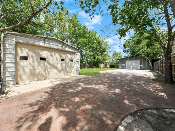 704 Cleo St, Fresno, TX 77545