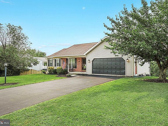 3rd image of 45 Abbey Dr
