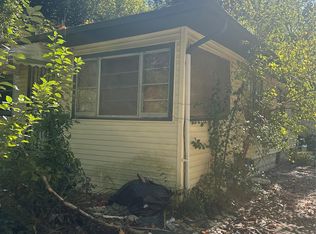 2001 Mackin Rd, Flint, MI 48504