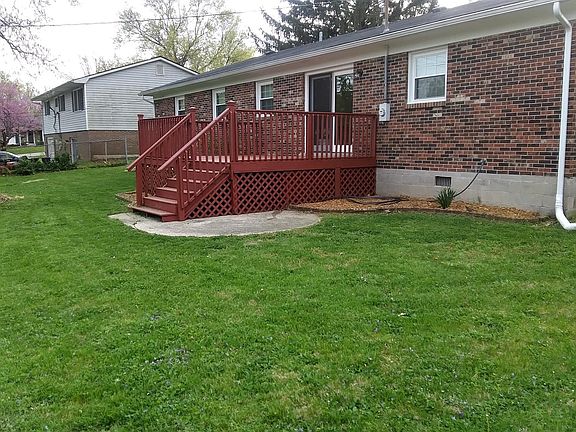 2nd image of 221 Pin Oak Pl