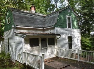 6852 Pioneer Trl, Mantua, OH 44255
