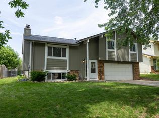 2112 Nottingham Dr, Bellevue, NE 68123