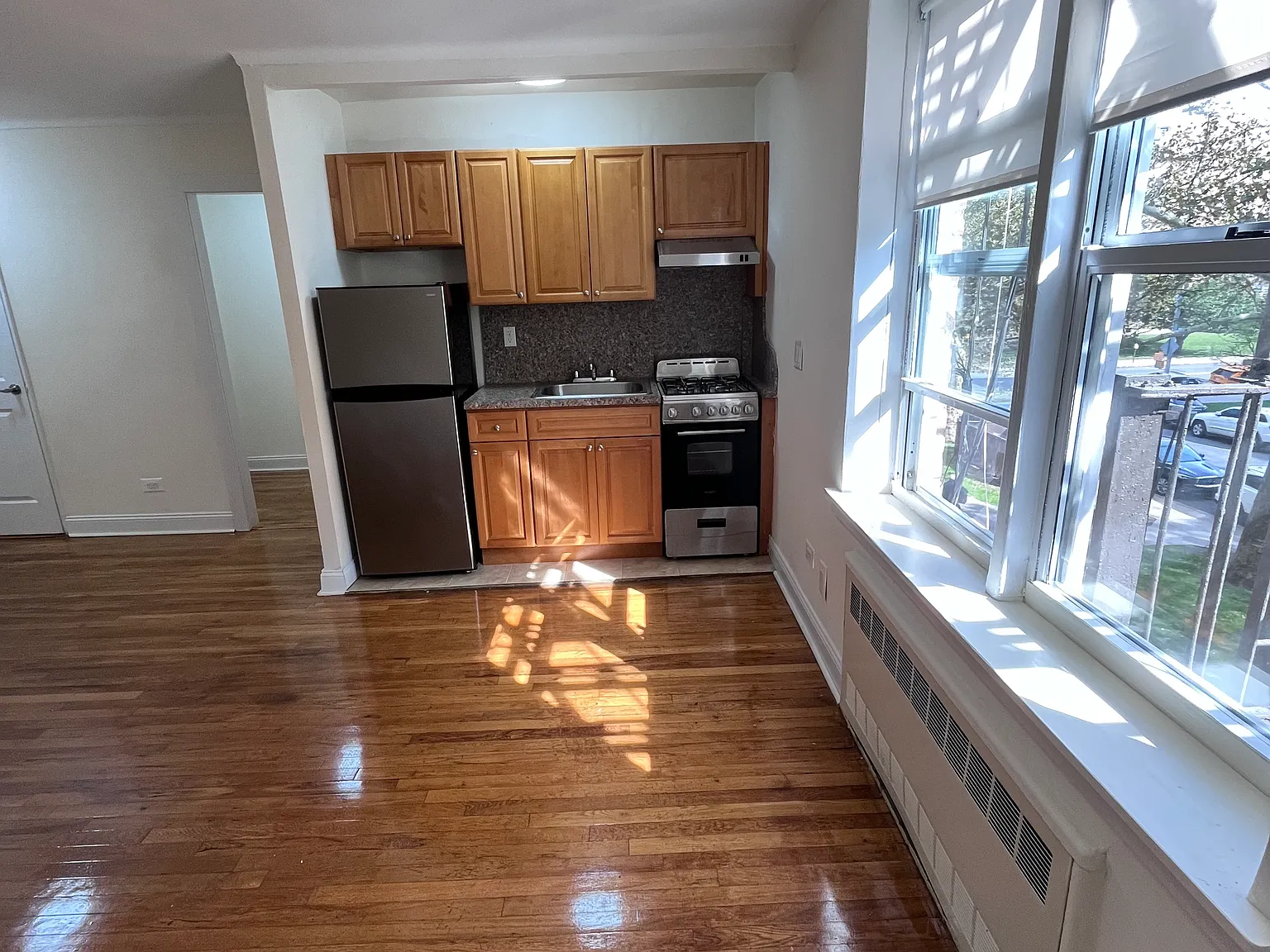 Studio, 450 sqft, $1,850 — Photo 2