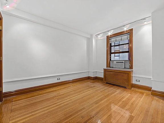 5th image of 150 W 58th St APT 4A