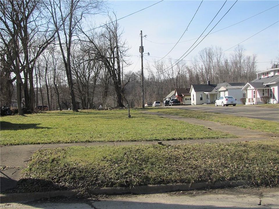 1st image of 335 N 1st St