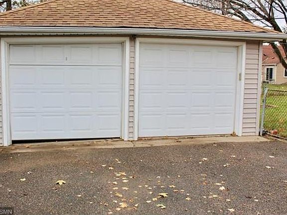 5th image of 900 Winnetka Ave S