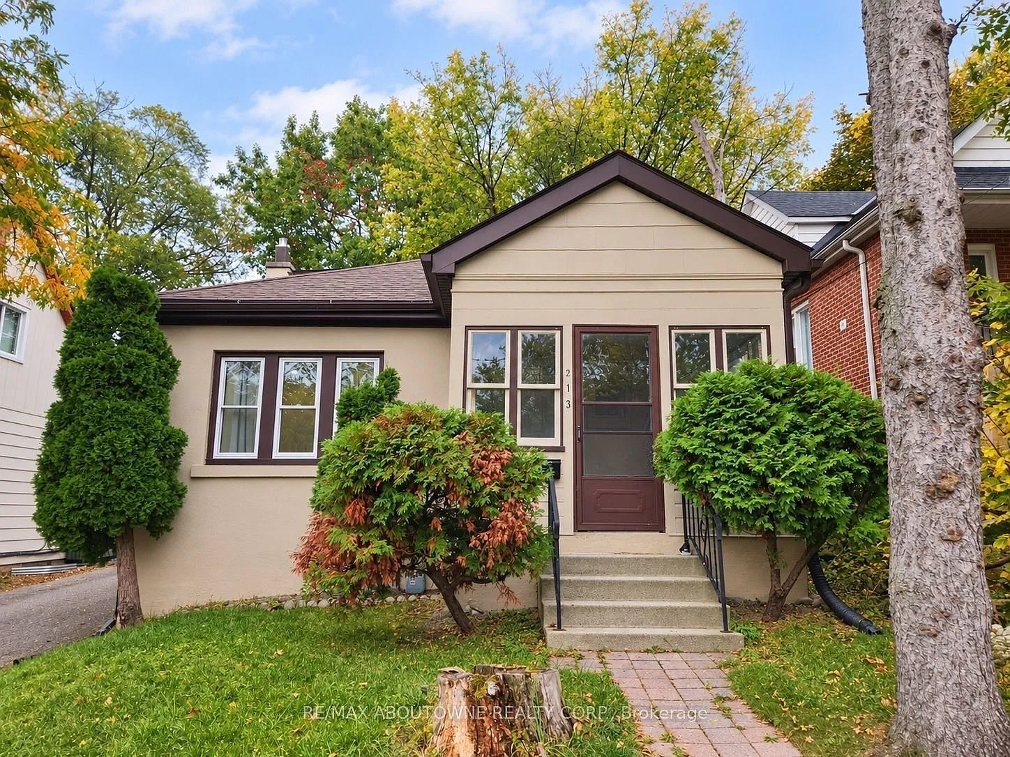 213 Bowman St — Photo 1