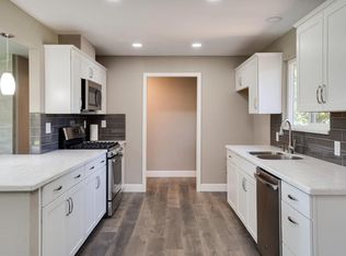 2566 E Collier Rd, Acampo, CA 95220