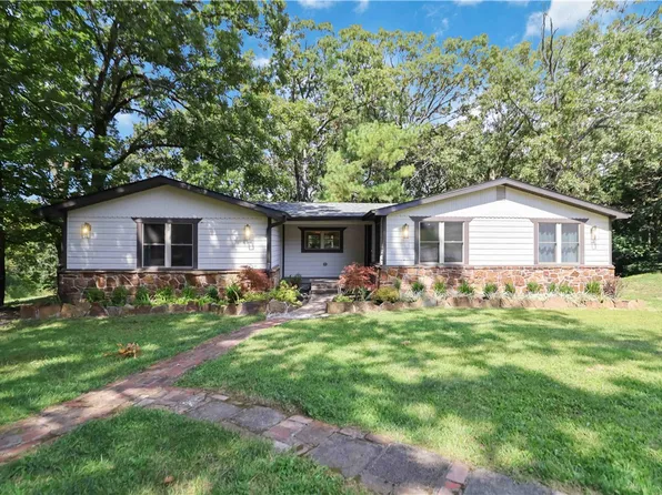 3620 W Dinsmore Trl, Fayetteville, AR 72704