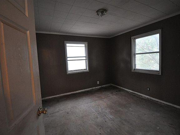 3rd image of 127 Tearose Dr