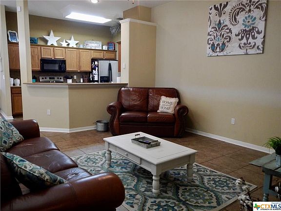 4th image of 306 Yosemite Dr