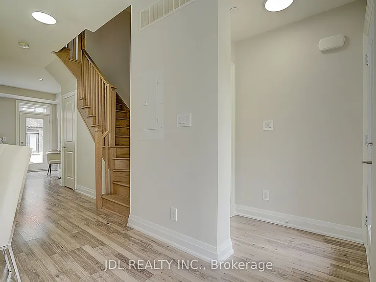 370 Red Maple Rd #D-119 — Photo 7