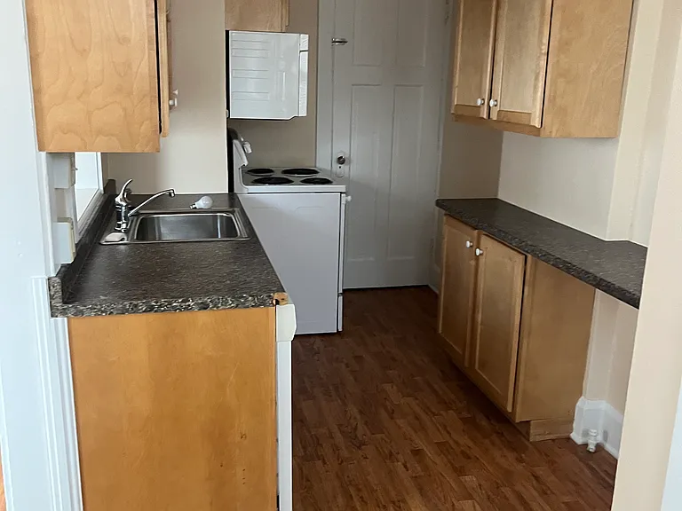 1110 S Starr Ave — Photo 3