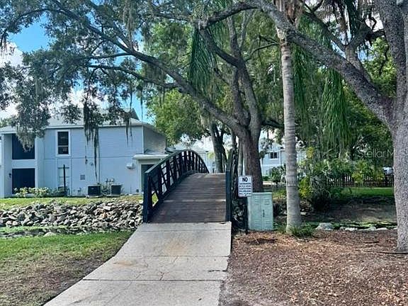 3rd image of 4140 DOLPHIN DRIVE