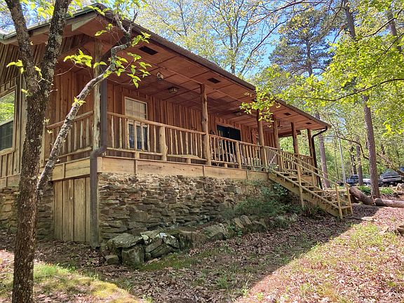 4th image of 370 Leech Dr