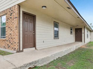 200 Monterrey St #A & B, Elgin, TX 78621