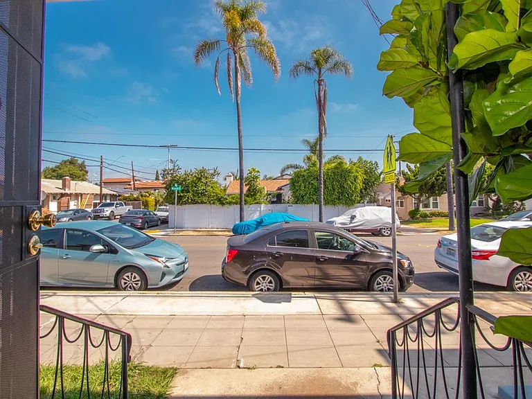 4209 Monroe Ave — Photo 11