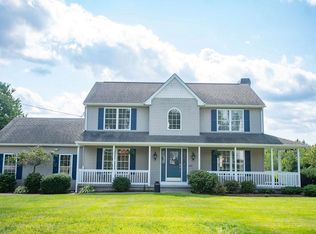 590 Seven Mile Rd, Scituate, RI 02831