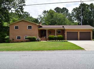 18 Ivanhoe Cir, Greenville, SC 29615