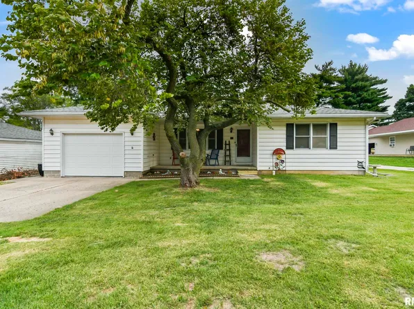 903 E Lincoln St, Riverton, IL 62561