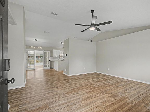 3rd image of 4360 Marilyn Ct