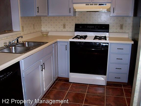 4th image of 1762 Beechwood Cir N