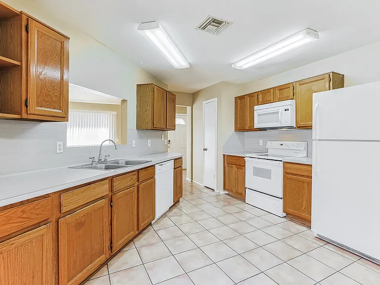549 N Granite St — Photo 8