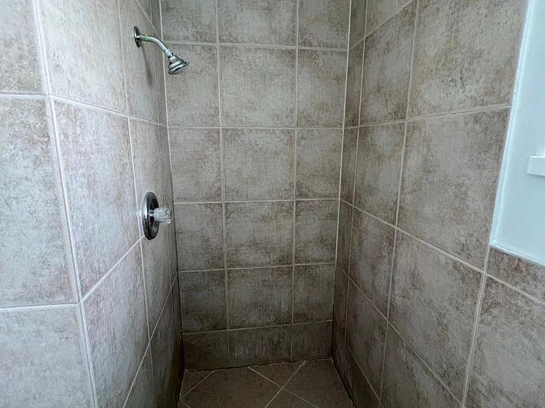 161 SE 5th Ave #3 — Photo 20