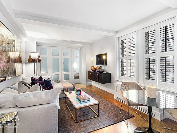 2nd image of 27 W 72nd St #714